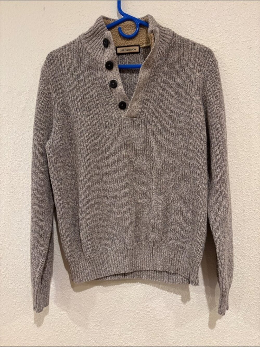 Vtg mock neck sweater